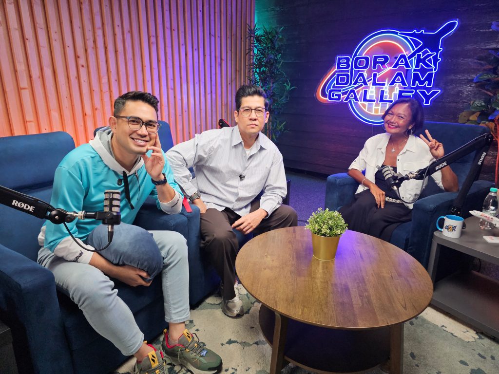 Shannim with the Borak Dalam Galley podcast hosts during the travel podcast interview.