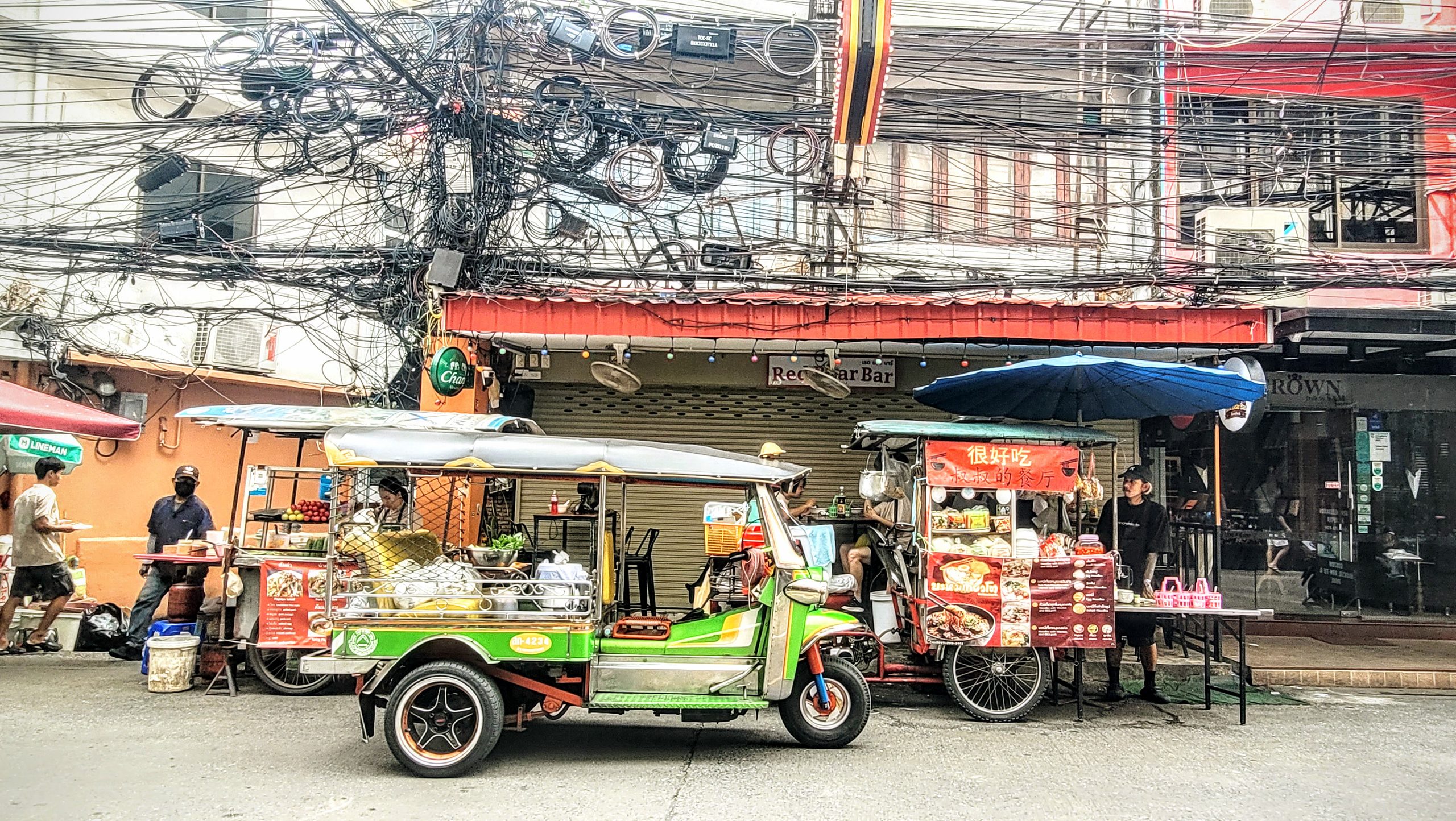 Bangkok Through My Lens : Street Life & Authentic Raw Stories